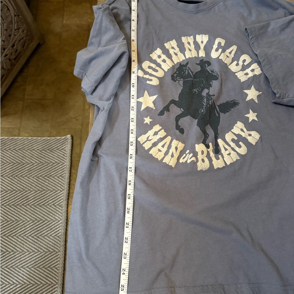 Johnny Cash 'Man in Black' Graphic Tee - Gray - Picture 4 of 6